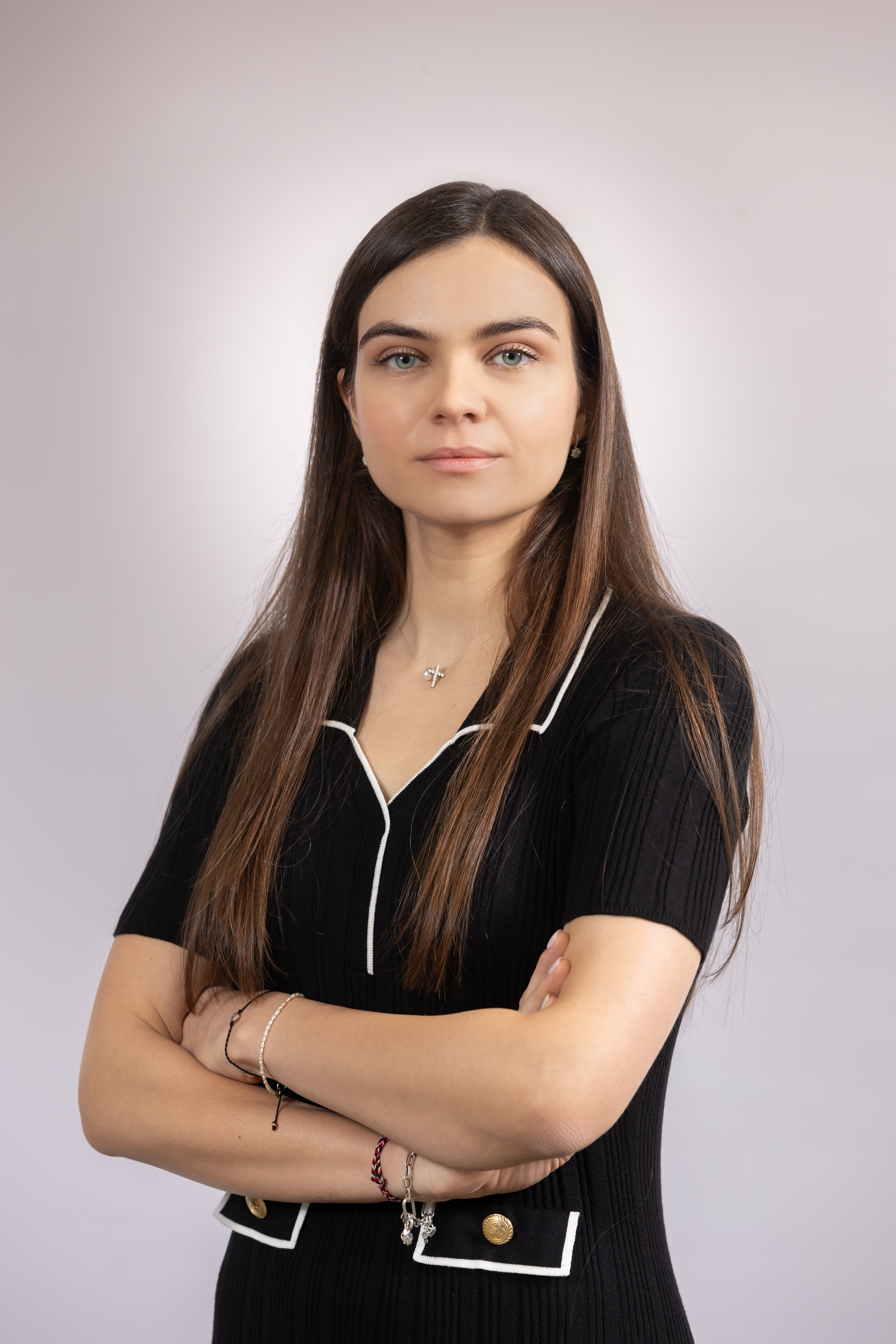 Olena Profile Picture (1)